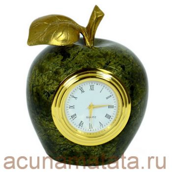 Часы яблоко из камня змеевика купить в Москве.