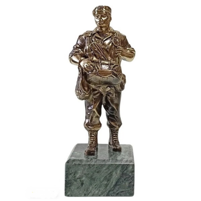 Статуэтка из бронзы Десантник.