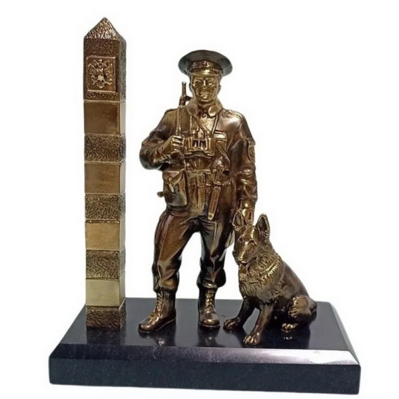 Статуэтка из бронзы Пограничник с собакой