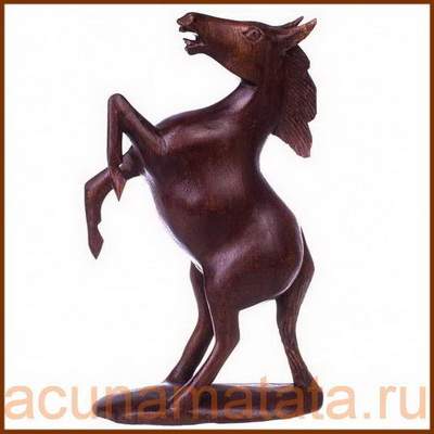 Статуэтка лошадь резьба из дерева купить в Москве.
