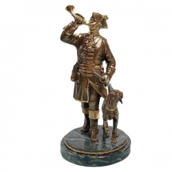 Статуэтка из бронзы Охотник с собакой.