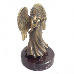 Статуэтка Ангел из бронзы на подставке из мрамора.